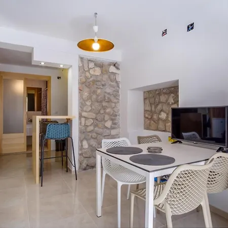 Elegant Iris * Mali Lošinj