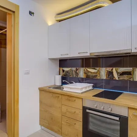 Elegant Iris * Mali Lošinj