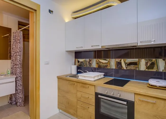 Elegant Iris * Mali Lošinj