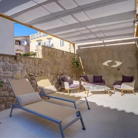 Apartman Elegant Iris *