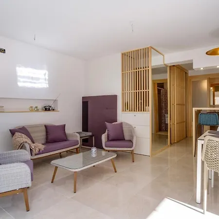 Elegant Iris Apartman *